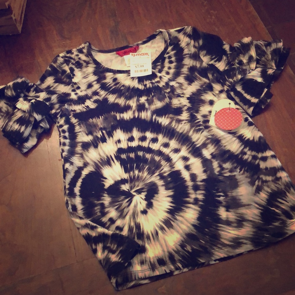 Tie Dye shirt and black leggings
